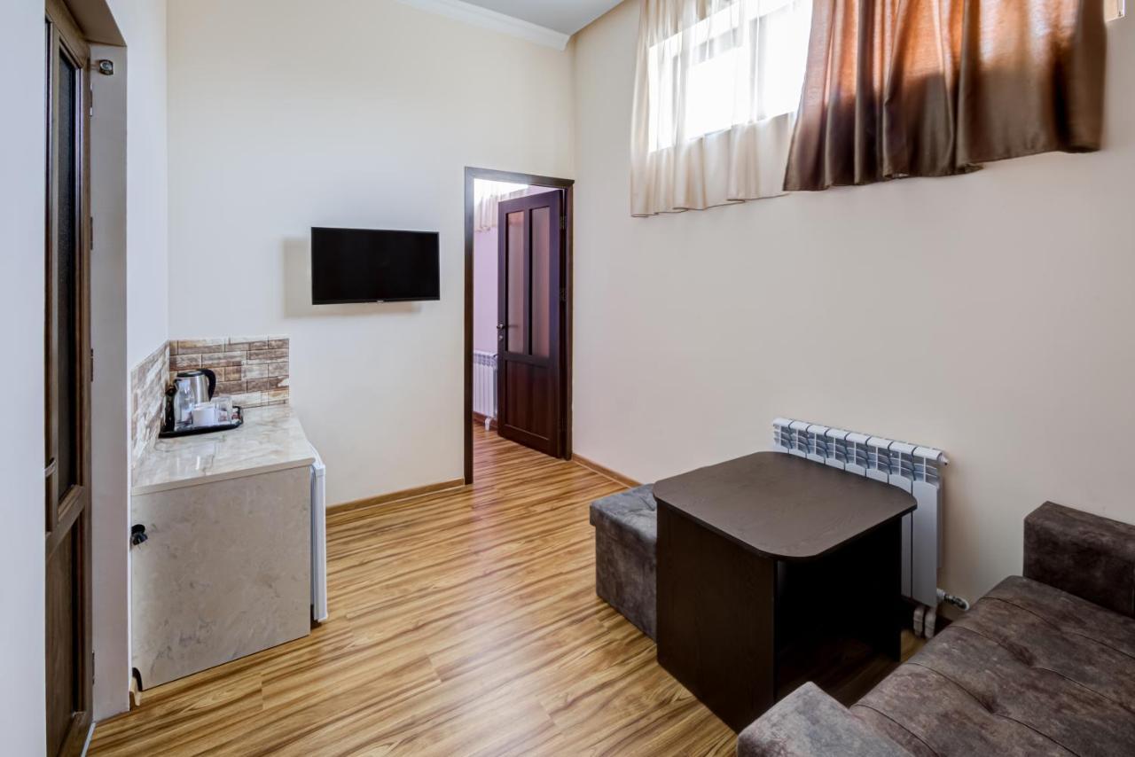 H Resort Hotel Vagharshapat Armenia Exterior photo